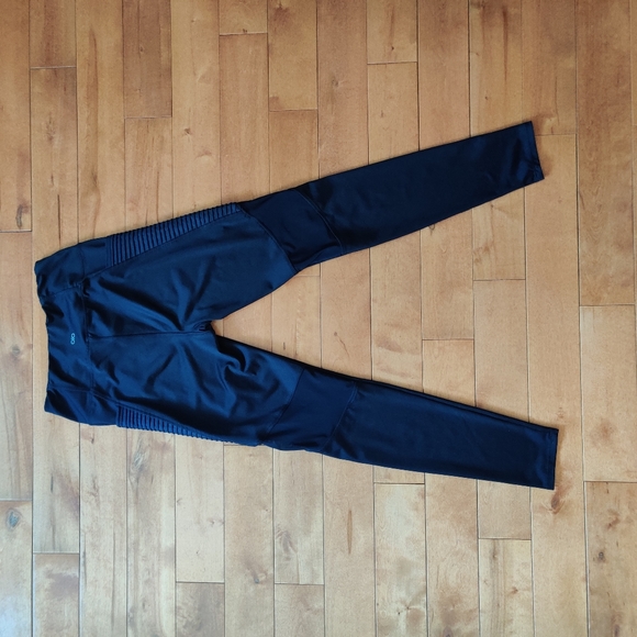 Workout Leggings - Picture 3 of 7